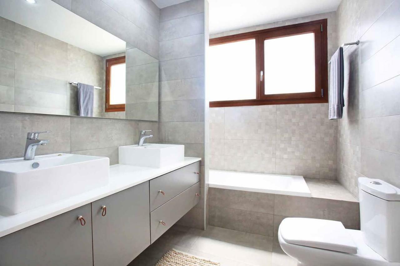 Elpida, Villa *