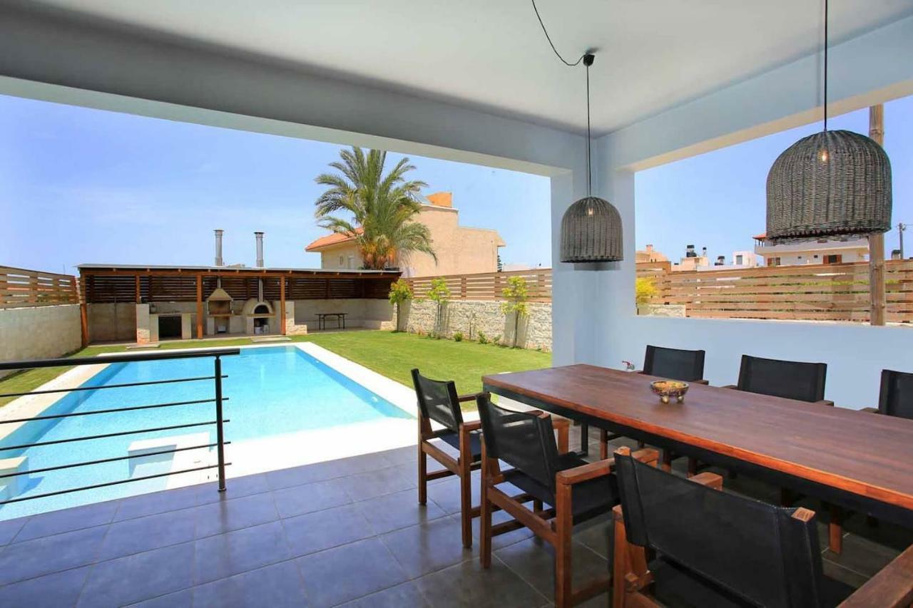 Villa Elpida, *